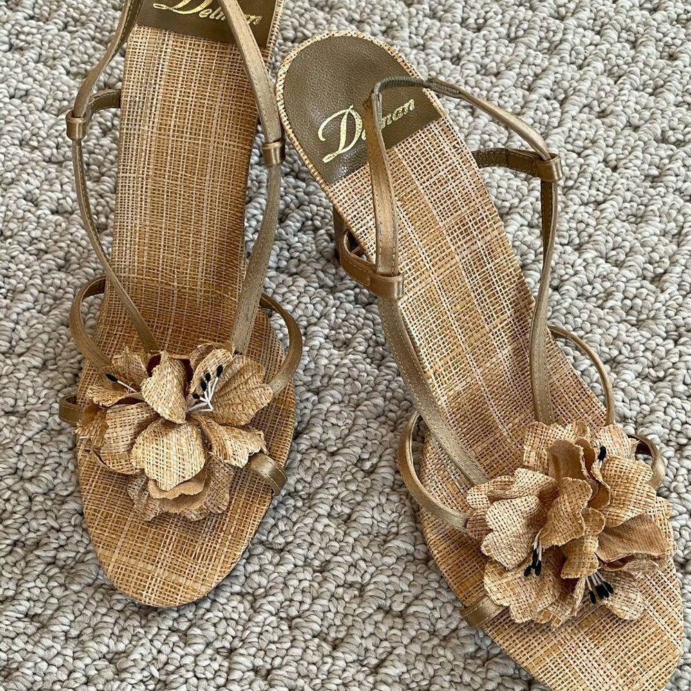 NEW Delman sandal